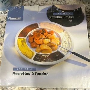 COPY - Set of 4 fondue 🫕 plates in box